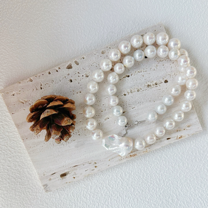 9-10mm White Edison Freshwater Pearl & Fishtail-Shaped Baroque Freshwater Pearl 'Rules and Freedom' Necklace｜Cyber Sea Pearl