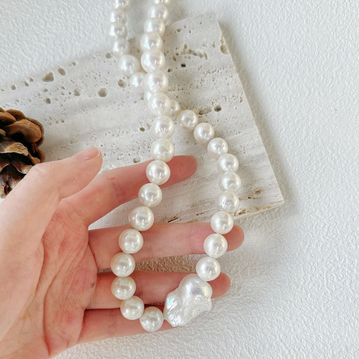 9-10mm White Edison Freshwater Pearl & Fishtail-Shaped Baroque Freshwater Pearl 'Rules and Freedom' Necklace｜Cyber Sea Pearl