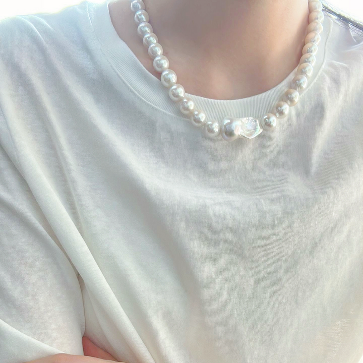 9-10mm White Edison Freshwater Pearl & Fishtail-Shaped Baroque Freshwater Pearl 'Rules and Freedom' Necklace｜Cyber Sea Pearl