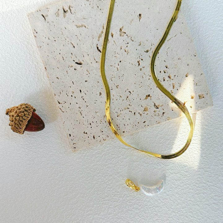 Moon-Shaped Baroque Freshwater Pearl Snake Bone Necklace｜Cyber Sea Pearl