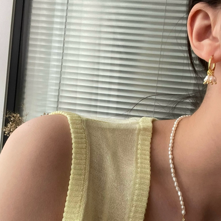 3-4mm White Baroque Freshwater Pearl Flower Bud Hoop Earrings｜Cyber Sea Pearl